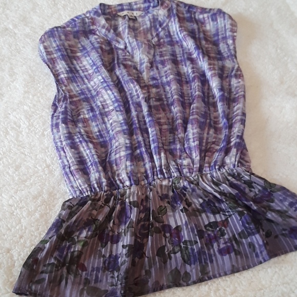 🌻 Purple Cabi Top - Picture 2 of 3